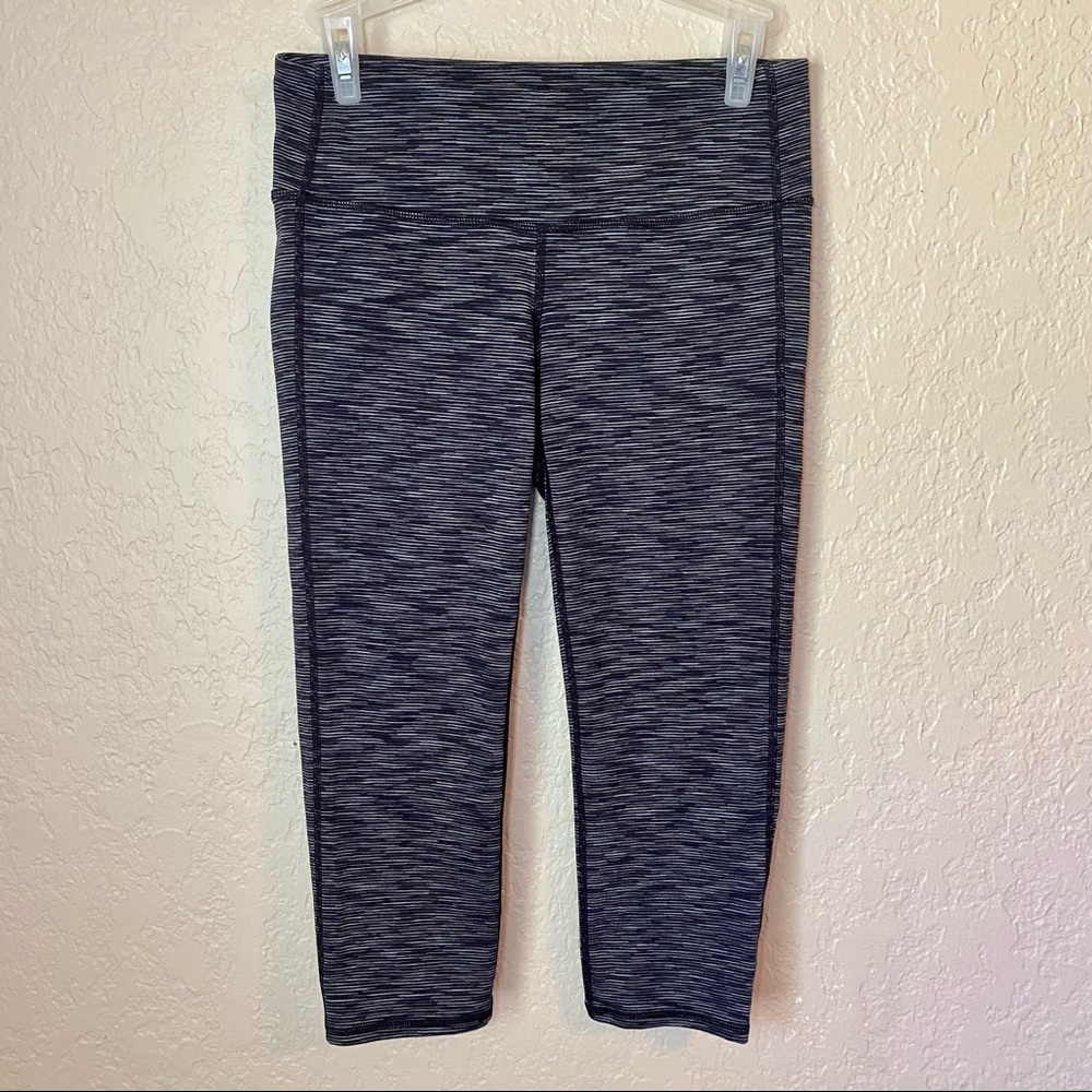 Athleta Energy Chaturanga Capri Gray Leggings S - Picture 3 of 11